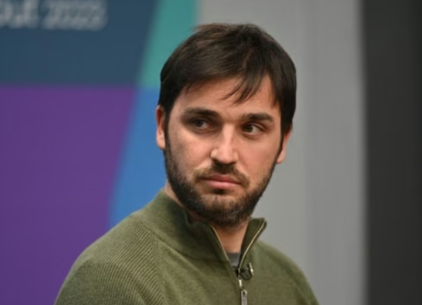 Torres bajo cuestionamiento: YPF se va de la Cuenca San Jorge y Chubut queda ante el riesgo de los pasivos ambientales